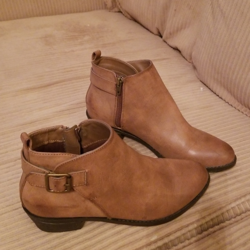 Forever 21 brown booties (8)